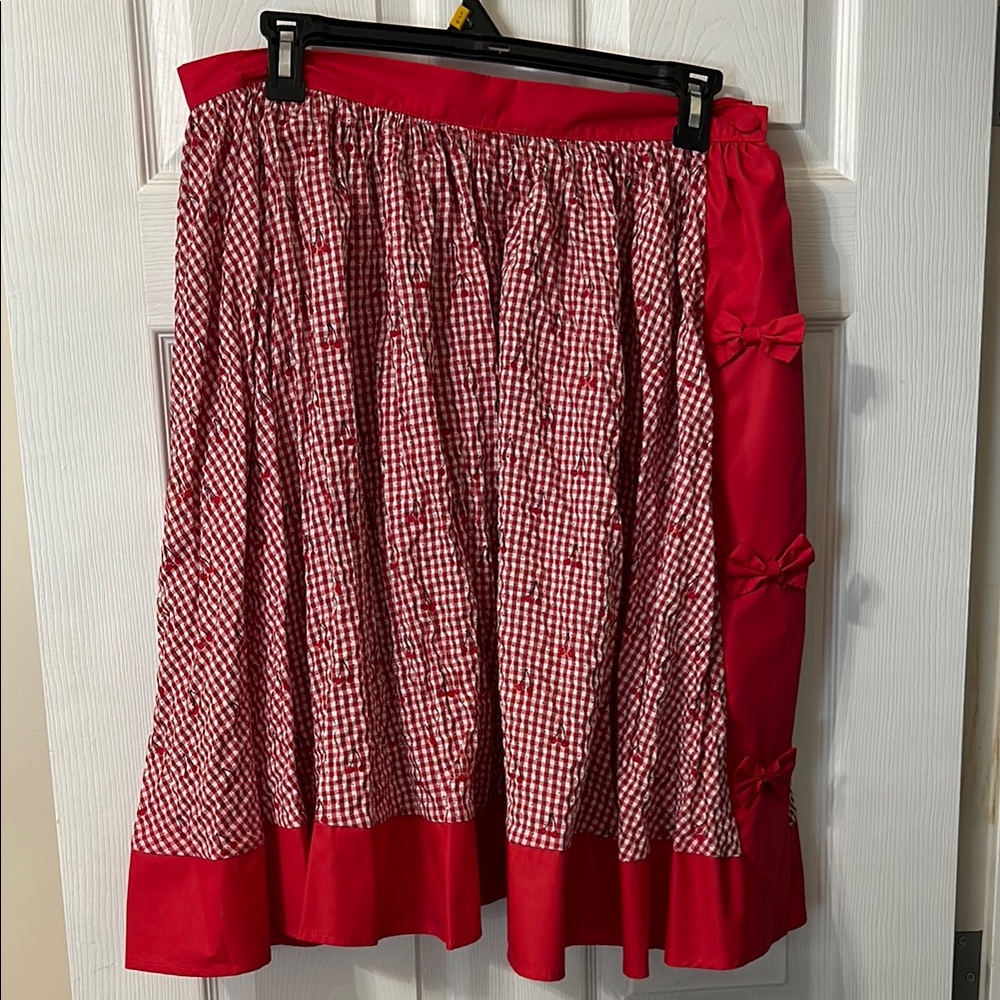 Unique Vintage red/white gingham with cherry print Knee-Length skirt